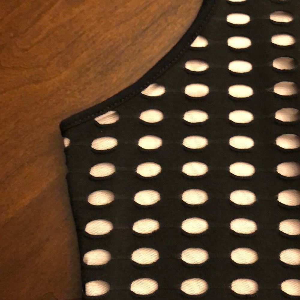 Essential Express Tank - Picture 3 of 10